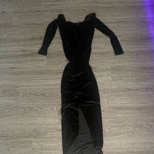 Elegant Black Velvet Evening Dress